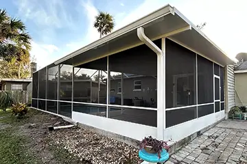Elite insulated roof with kick plate pool enclosurm
